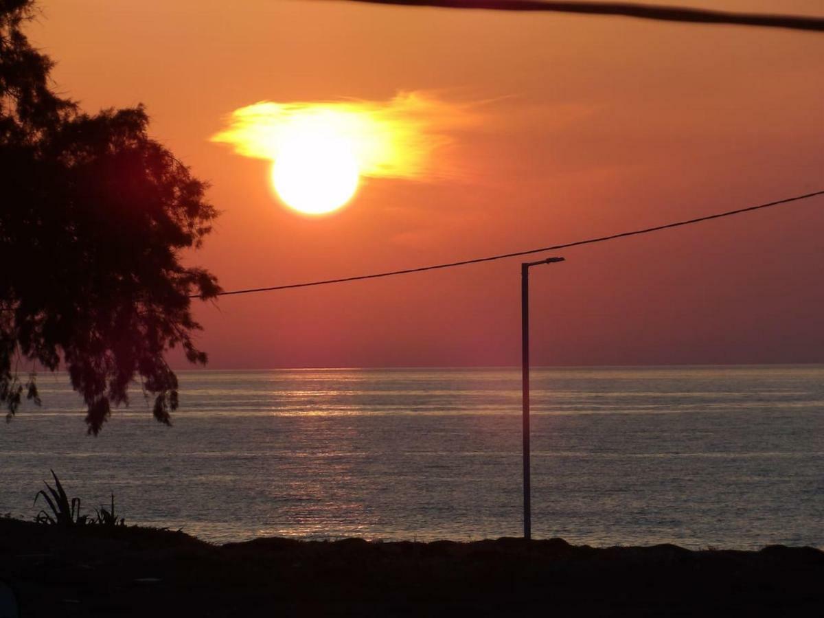 Teo 2 Daire Gouves Dış mekan fotoğraf